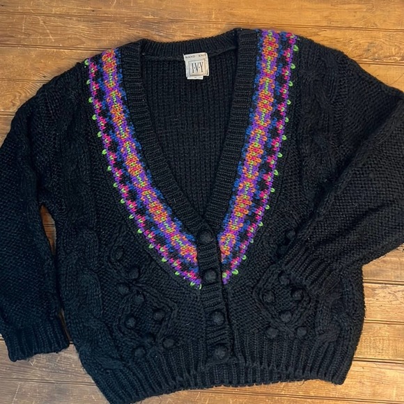 ivy Sweaters - Vintage women’s 80’s cardigan